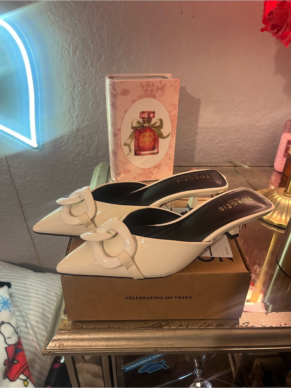 Torgeis Size 7 Cream Patent Pointed-Toe  Mules